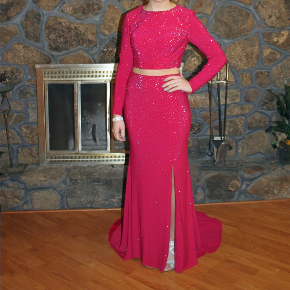 Prom dress - Picture 1 of 2